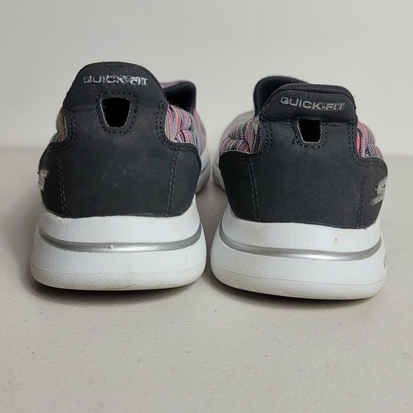 Skechers GoWalk 5 Sneakers- Fantastic Woman's Slip-On Flats Size 6 - Picture 4 of 8
